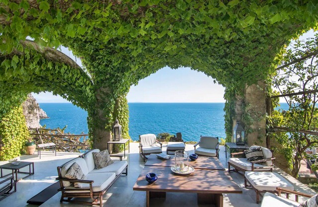 Villa in Maiori with 6 bedrooms sleeps 12