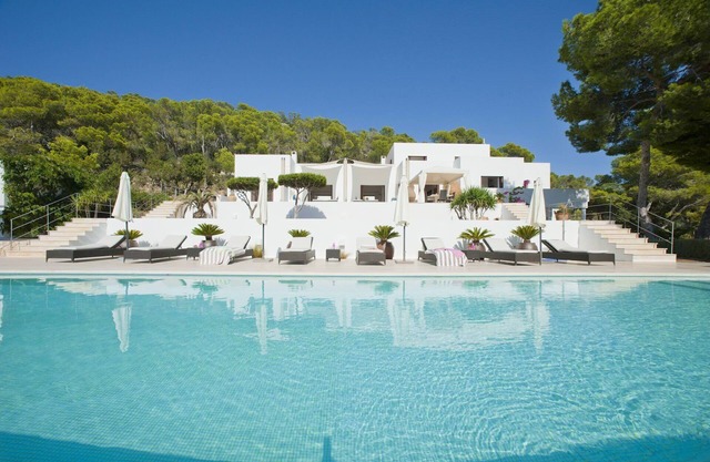 Villa in San Jose with 6 bedrooms sleeps 12