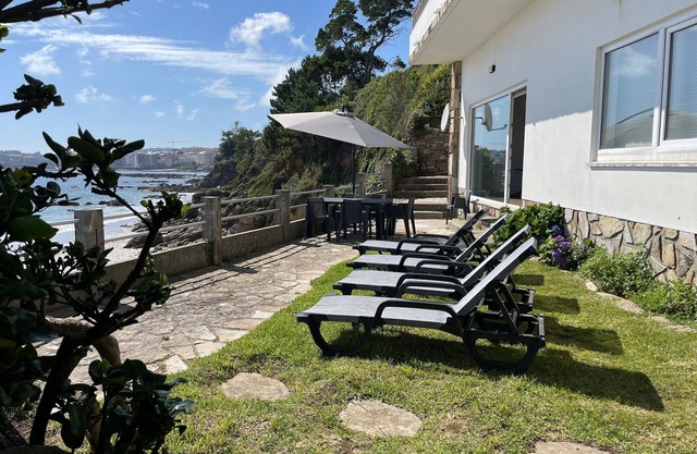 Villa in Sanxenxo on the beachfront, Barreiros