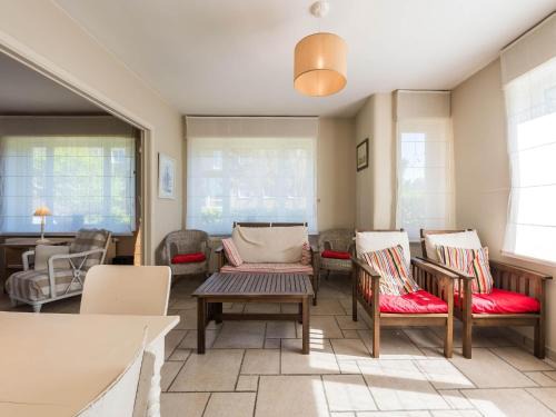 Villa in St-Idesbald near Ster der Zee Beach, cleaning included