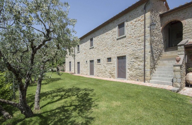 Villa in Tuscany with Pool & Panoramic Views