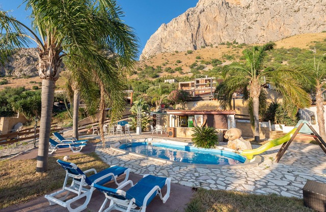 Villa "Ina" with Sea View, Shared Pool & Wi-Fi