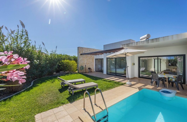 Villa Jump Jibe with private pool and garden in Sagres