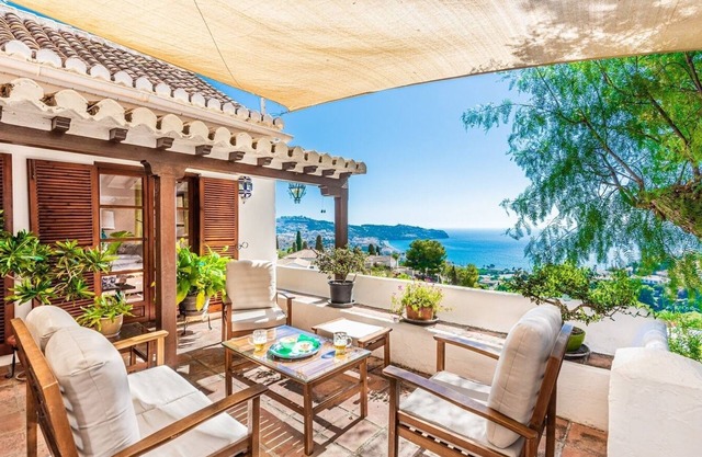 Villa La Saliega Almuñécar by Ruralidays