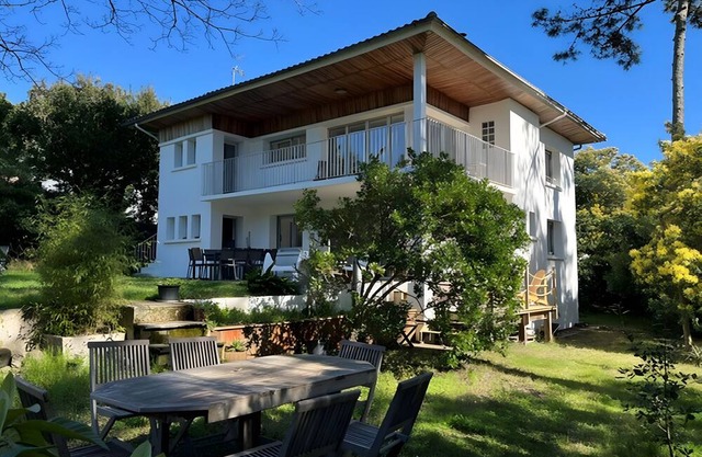 Villa 'La Vigne Réf 116' with Private Terrace, Private Garden and Wi-Fi