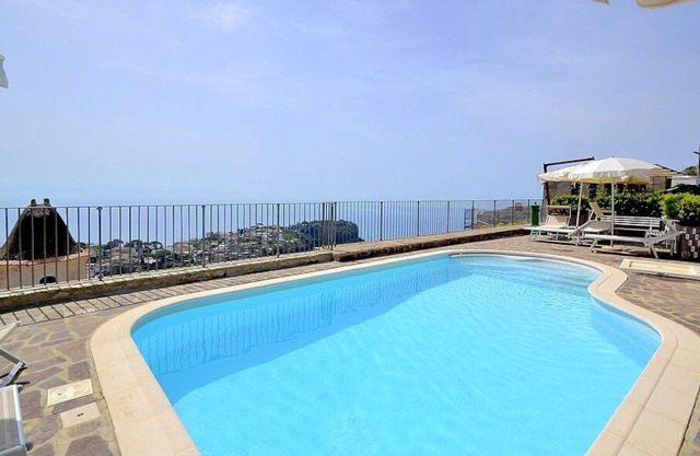 Villa Laila C, fully refundable with voucher*: A pleasant and spacious apartment which faces the sun and the sea, with Free WI-FI.