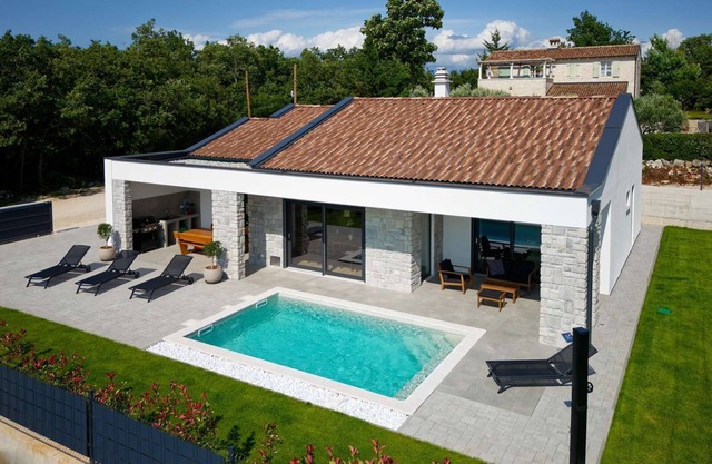Villa Linda - 8 Personen, 3 Schlafzimmer, 3 Badezimmer, Grill, Privater Pool