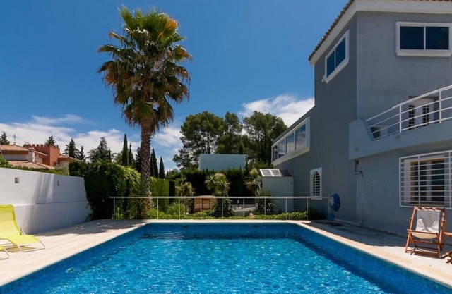 Villa LUNA with private pool, gardens and large barbecue area