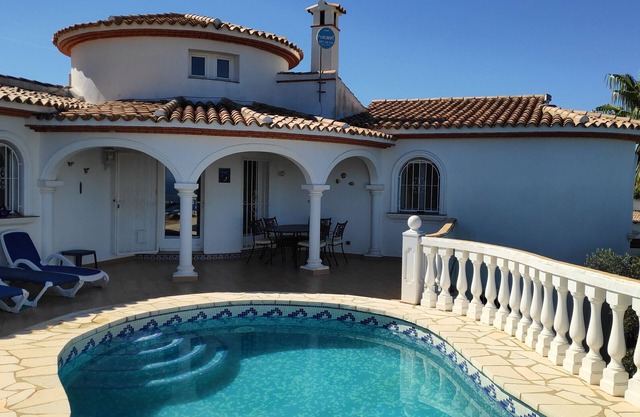 Villa 'Ma-Nita' with Sea View, Wi-Fi and Air Conditioning