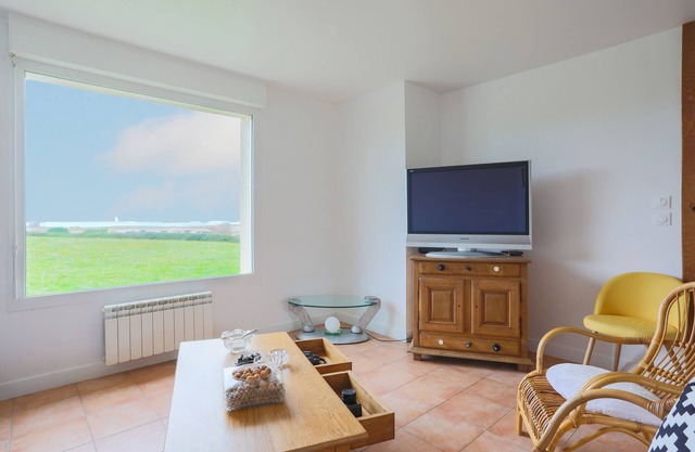 Villa 'Maen' with Sea View, Private Terrace and Wi-Fi