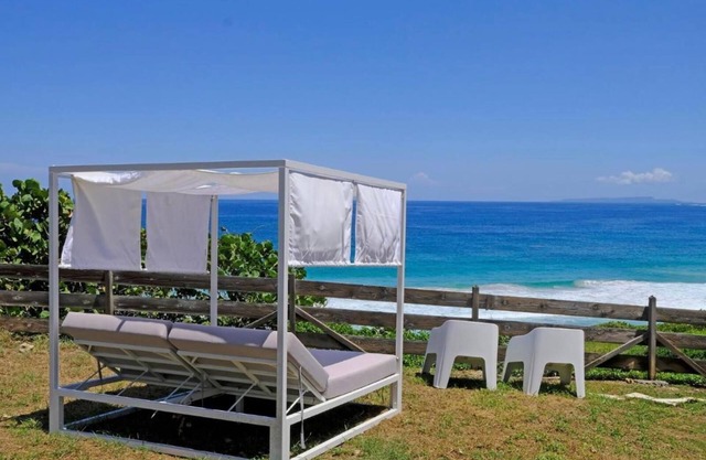 Villa Mahina, surfing and panoramic ocean views!