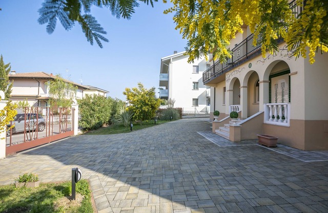 Villa Mimosa - Appartamento 1, Desenzano Del Garda, Italy
