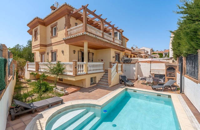 Villa 'Miriam' with Mountain View, Private Pool and Wi-Fi