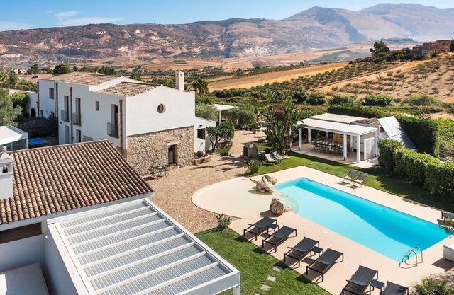Villa rental in Buseto Palizzolo Sicily