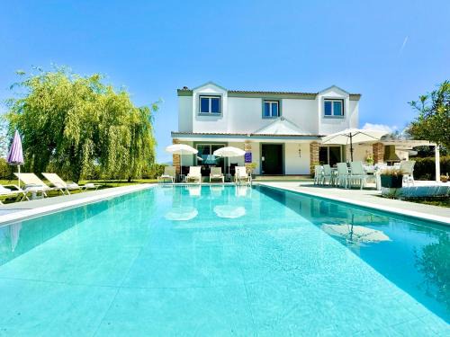 Villa Rubina Sidari with private pool by DadoVillas