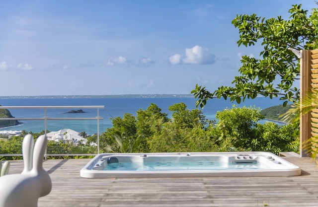 Villa sea view pool and jacuzzi