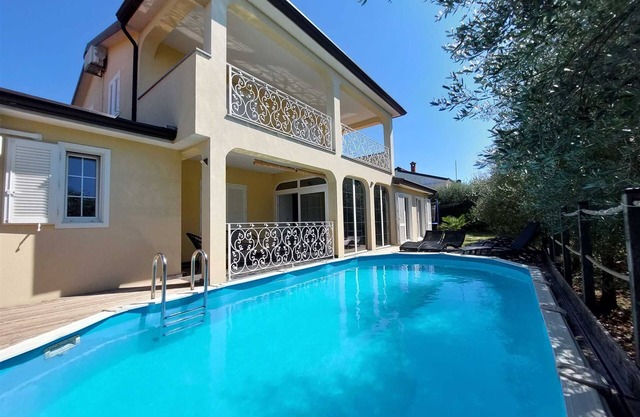 VILLA SEABIRD Holiday House with Private Pool