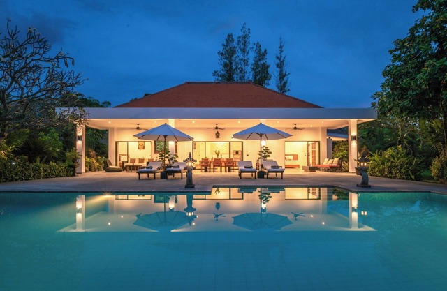 Villa Segara Murti - Classic in Style with private villa staff and pool!
