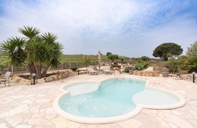 Villa 'Siciliana' with Private Pool, Mountain View, Wi-Fi and Air Conditioning