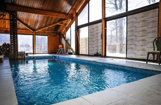 Villa spacieuse à Ax-les-Thermes avec piscine et spa