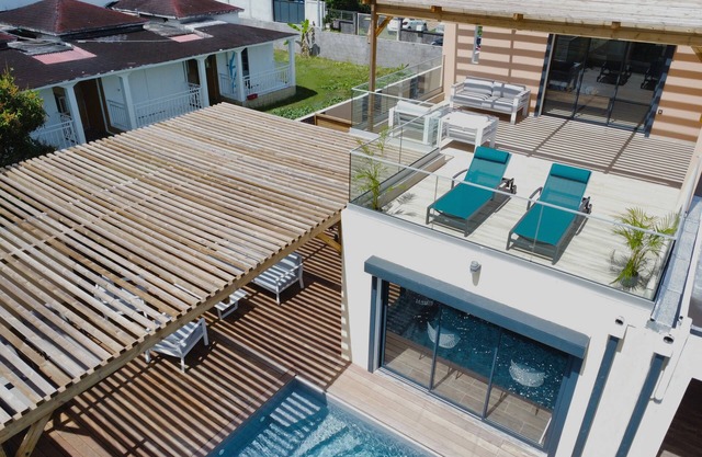 Villa Standing Heated Pool Jacuzzi 5 Bedrooms 12 Pers