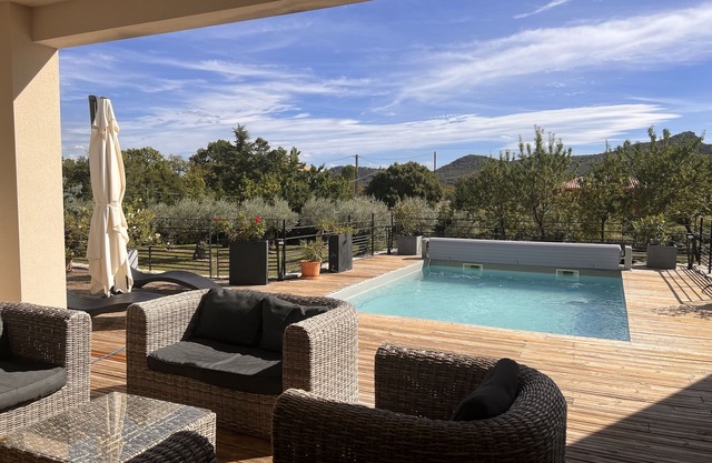 Villa Sud Ardèche Les Vans Haut Standing south facing, private pool, garden with trees