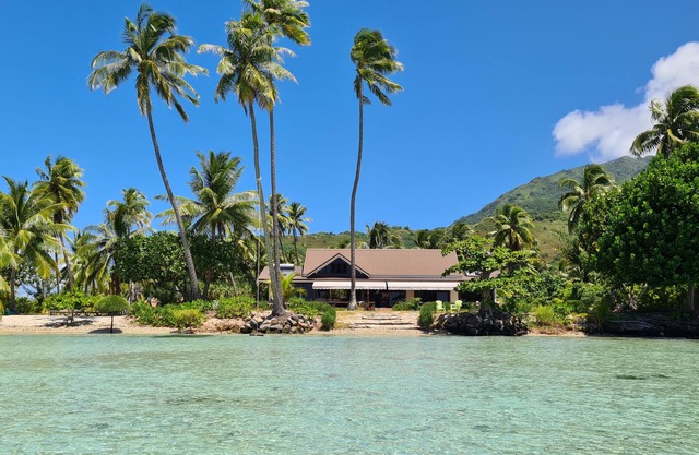 Villa Tiarenui by Tahiti Homes, 4 air conditioned bedrooms.