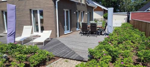 Villa Wildrose mit Sauna und Beachfußballplatz