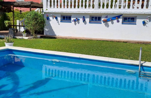 VILLA WITH LARGE GARDEN AND POOL IN A NATURAL ENVIRONMENT