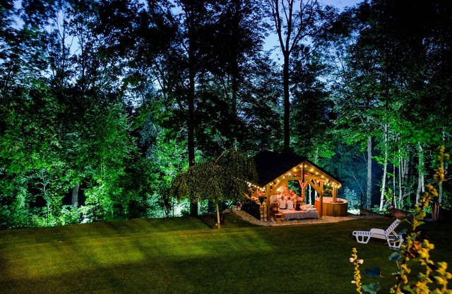 Villa with garden instead of a hotel for 6-8 people, mobile WiFi.