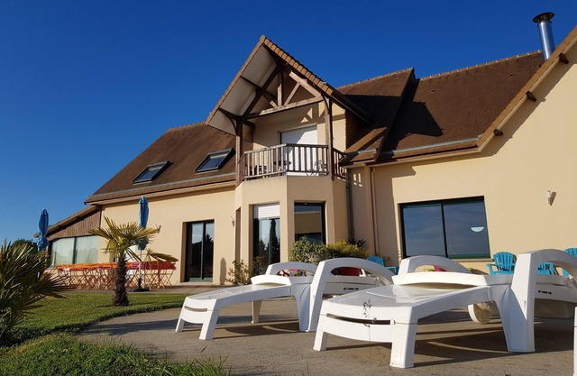 Villa with indoor pool in the heart of the Bocage Normand