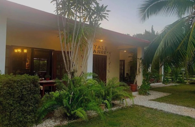 VILLA with Ocean/Canal Views, Pool, King GET 35% OFF WHEN USING US CREDIT CARD.
