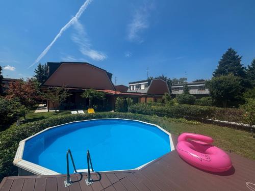 Villa with pool, 4 room with pool 20 minutes from Milan