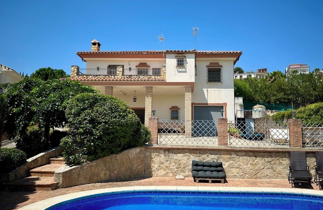 Villa with pool El Arado