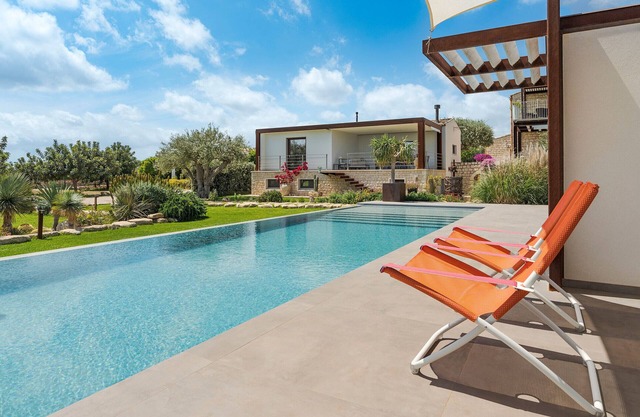 Villa with pool in Rosolini - DICasaInSicilia