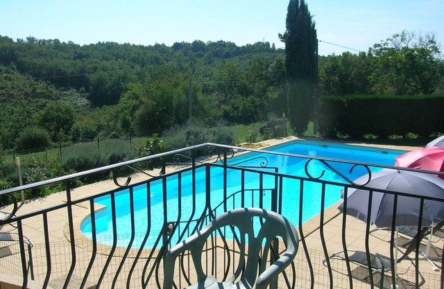 Villa with pool in the countryside