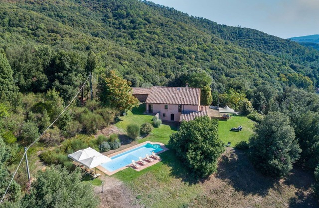 Villa with Pool, Wifi and Panorama Views