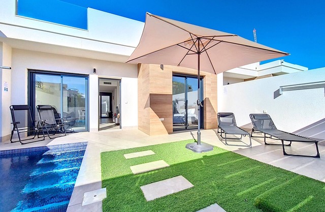 Villa with private pool and roof terrace