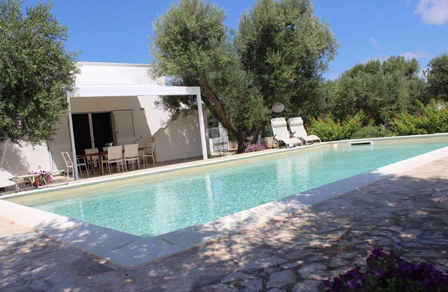 Villa with private pool in an olive grove, 3 km from the coast & Torre Guaceto