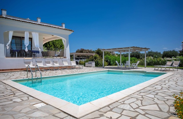 Villa with private pool, comfortable, near the sea, Alghero, Sardinia