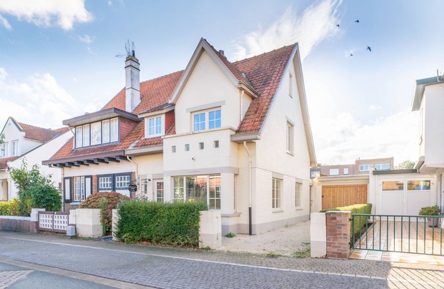 Villa with sauna near the centre
