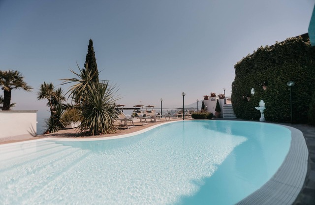VillaBiancaSorrento - Amalficoast-Terraces - Gorgeous View - Private Pool-Gym