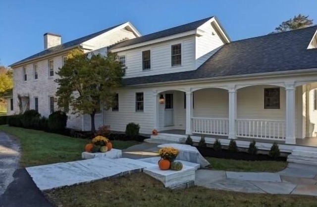 Village Jewel close-by Equinox Hotel & 15 min. to Skiing & Equestrian Festival