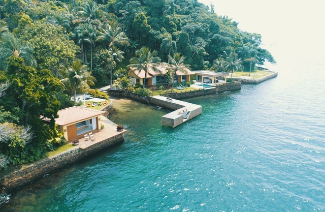 Village with excellent location and services