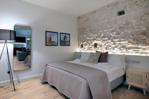 VILLAR Suites by Cadiz4Rentals