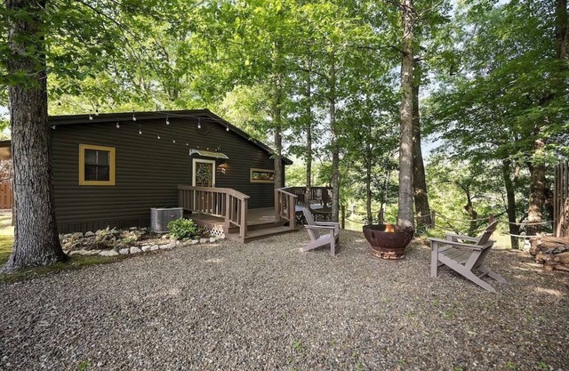 Viney's on the River ~ Waterfront Couple's Retreat