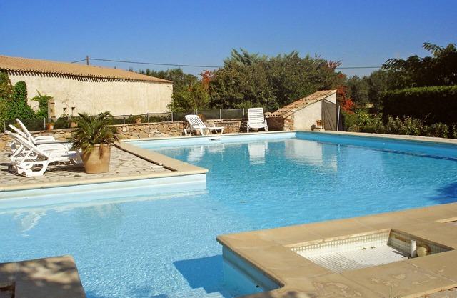 Vineyard cottage classified 4* with large pool between Carcassonne and Narbonne