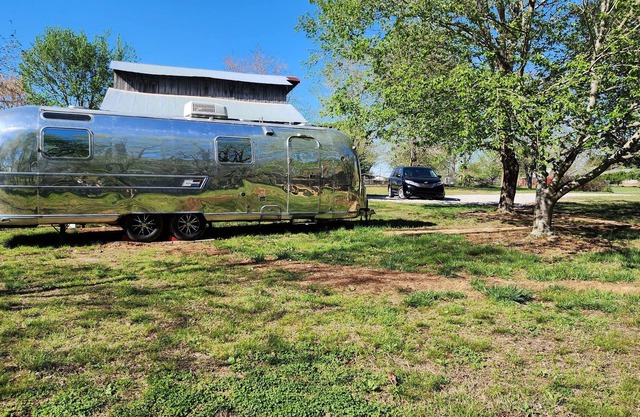 Vintage Charm and Modern Comfort in a Renovated Airstream