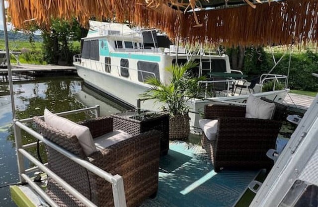 Vintage "Minnow for 2" Houseboat