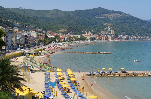 Viola Mare 50m From The Sea, Alassio, Italy